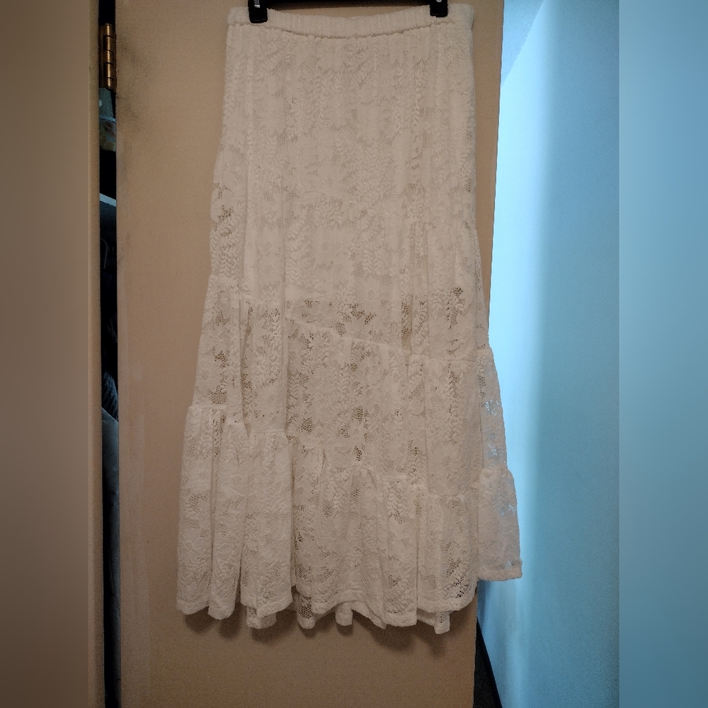 Elegant White Lace Maxi Skirt NWT XL Ultra Flirt